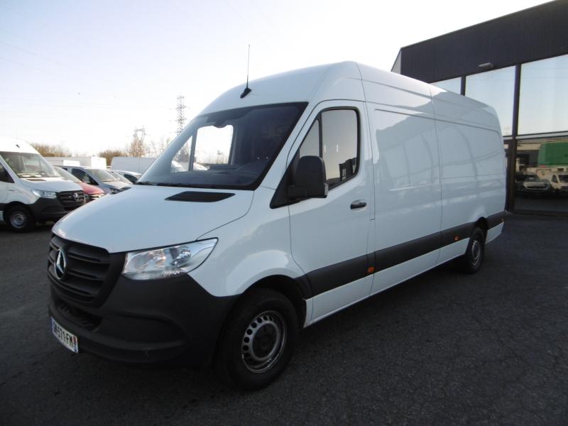 Photo MERCEDES-BENZ Sprinter Fg 315 CDI 43 3T5 First Propulsion Léger 9G-Tronic